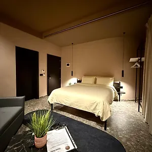 https://rex-boutique.albaniahotels.org